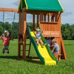 Complex de Joaca  din lemn de cedru - Centru SomerSET cu Tobogan si Leagane 2 nivele Playset Backyard Discovery 